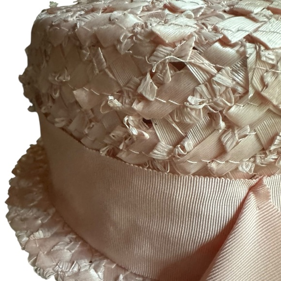 1960s‎ Marshall Field & Company Pale Pink Straw w/Netting Over Front Cloche Hat - Picture 6 of 7